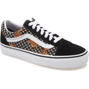 Brand new. Vans. Old Skool Tampered Sneaker